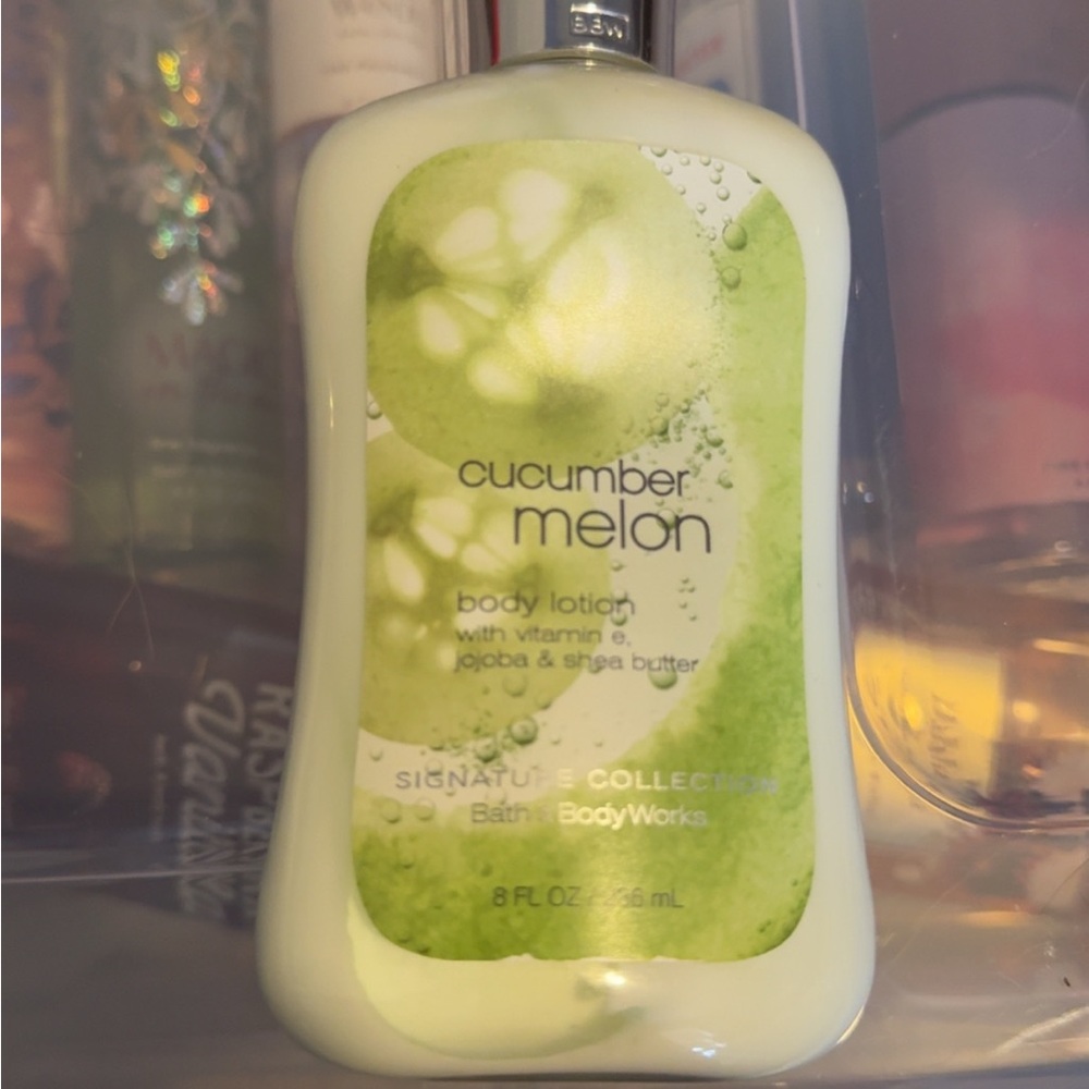 Bath & Body Works Cucumber Melon Body Lotion - Cream and Green